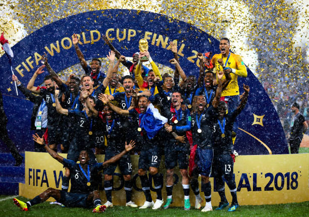 更是一個年 更是一個年