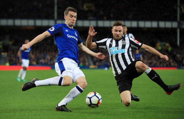 在防守态度 在防守态度